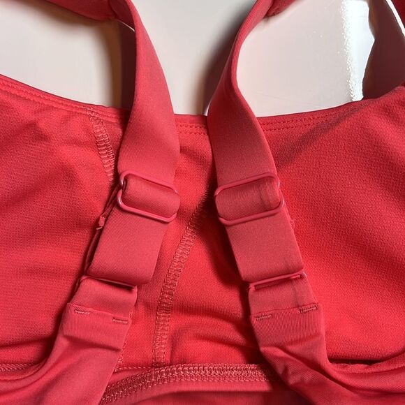 Nike Women’s Essential Scoop Neck Midkini Swim Top - Picture 8 of 11